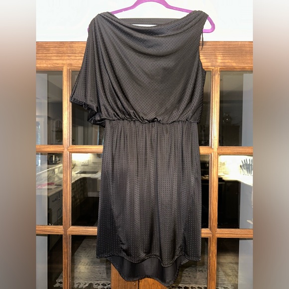 🔹Jessica Simpson‎ Size 4 Textured One Shoulder Drape Black HiLow Dress - Picture 1 of 15